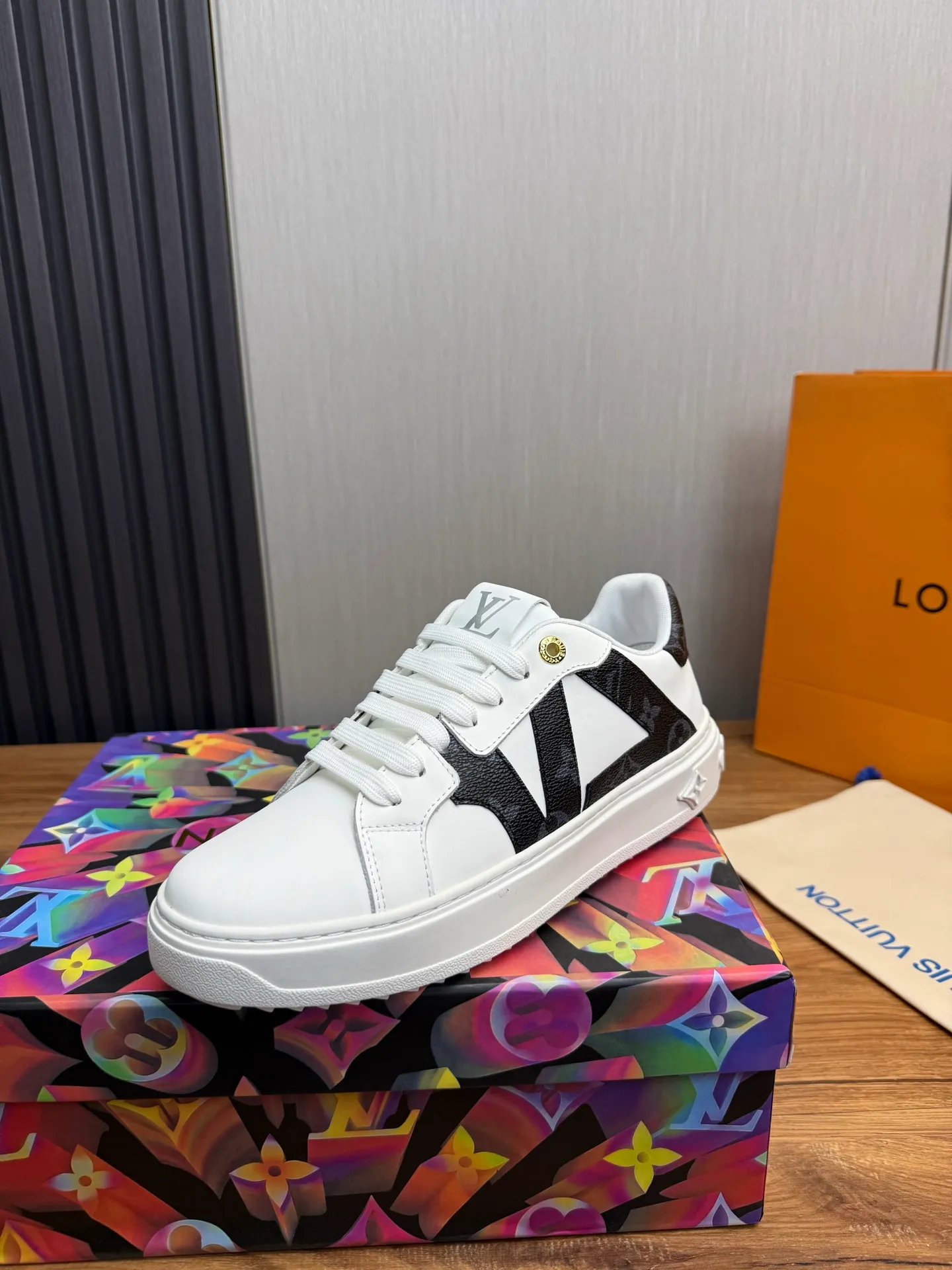 Men's shoes 💰520💰 LOUIS VUITTON [Luden Yiwei] The new trendy Lv is on the market 🎁, casual and fashionable men's shoes 👟 The upper is made of imported silk cowhide + cowhide mesh lining, the original wear-resistant rubber outsole, the version is simple and elegant, exclusive for trendy men. 38-44